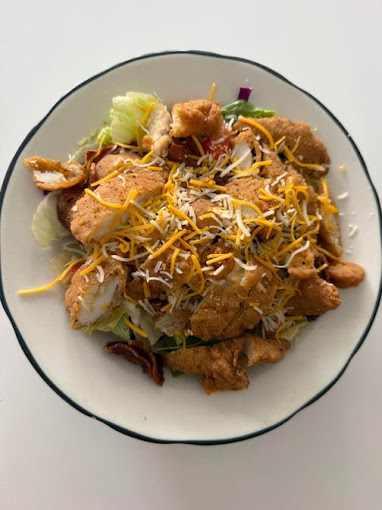 A chicken strips salad at Pop's Cafe